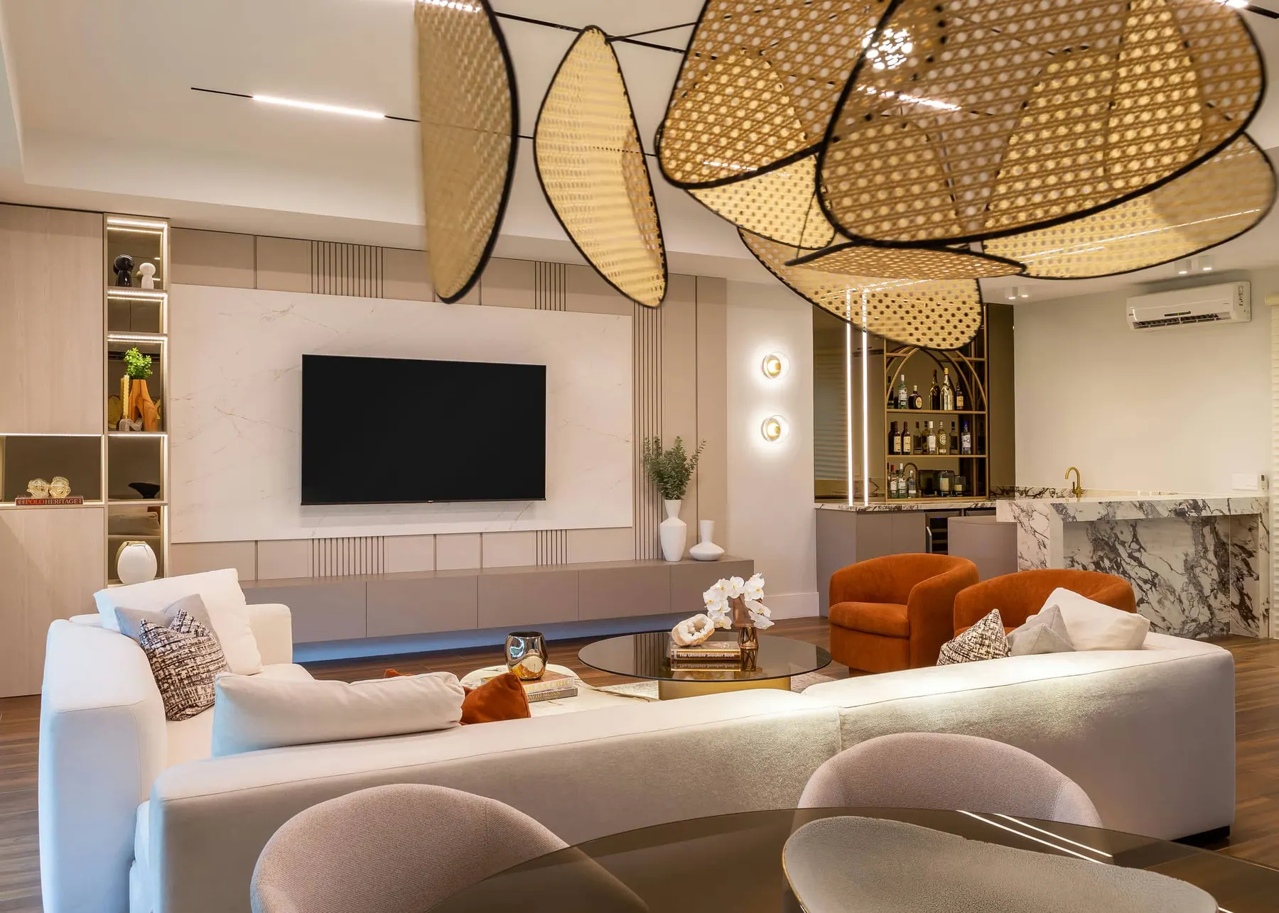 Something Modern — imagen 1