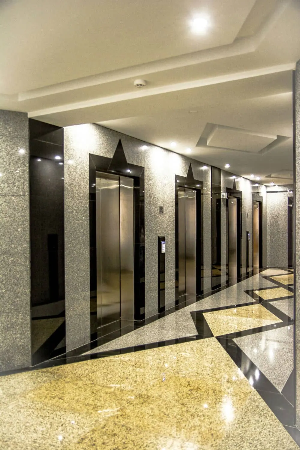 Golden Point Tower — imagen 1